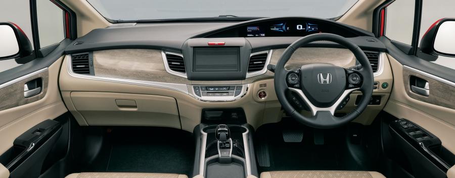 Торпедо Honda Jade Hybrid 2018 года  (JP) (фото 2 из 2)